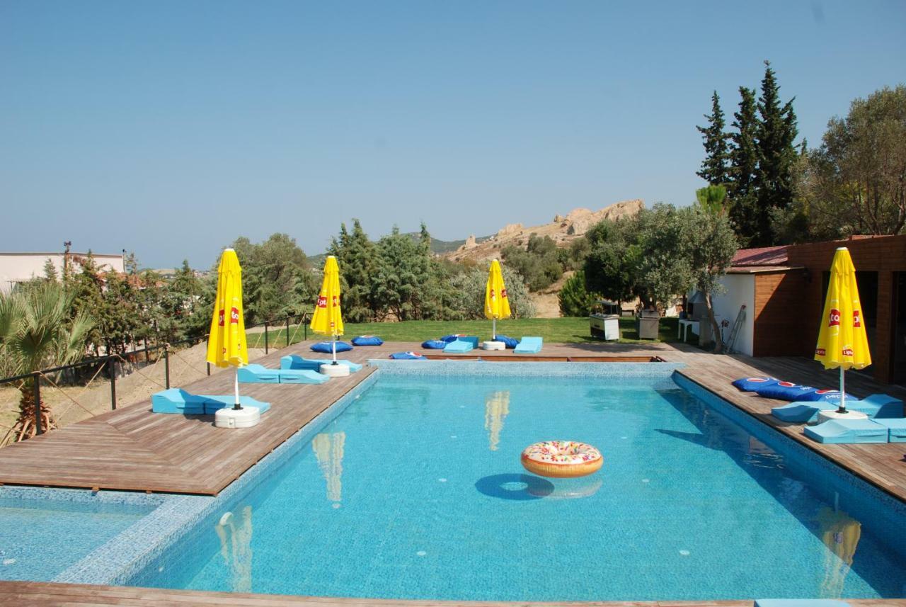 Victoria Hotel And Lounge Foça Buitenkant foto